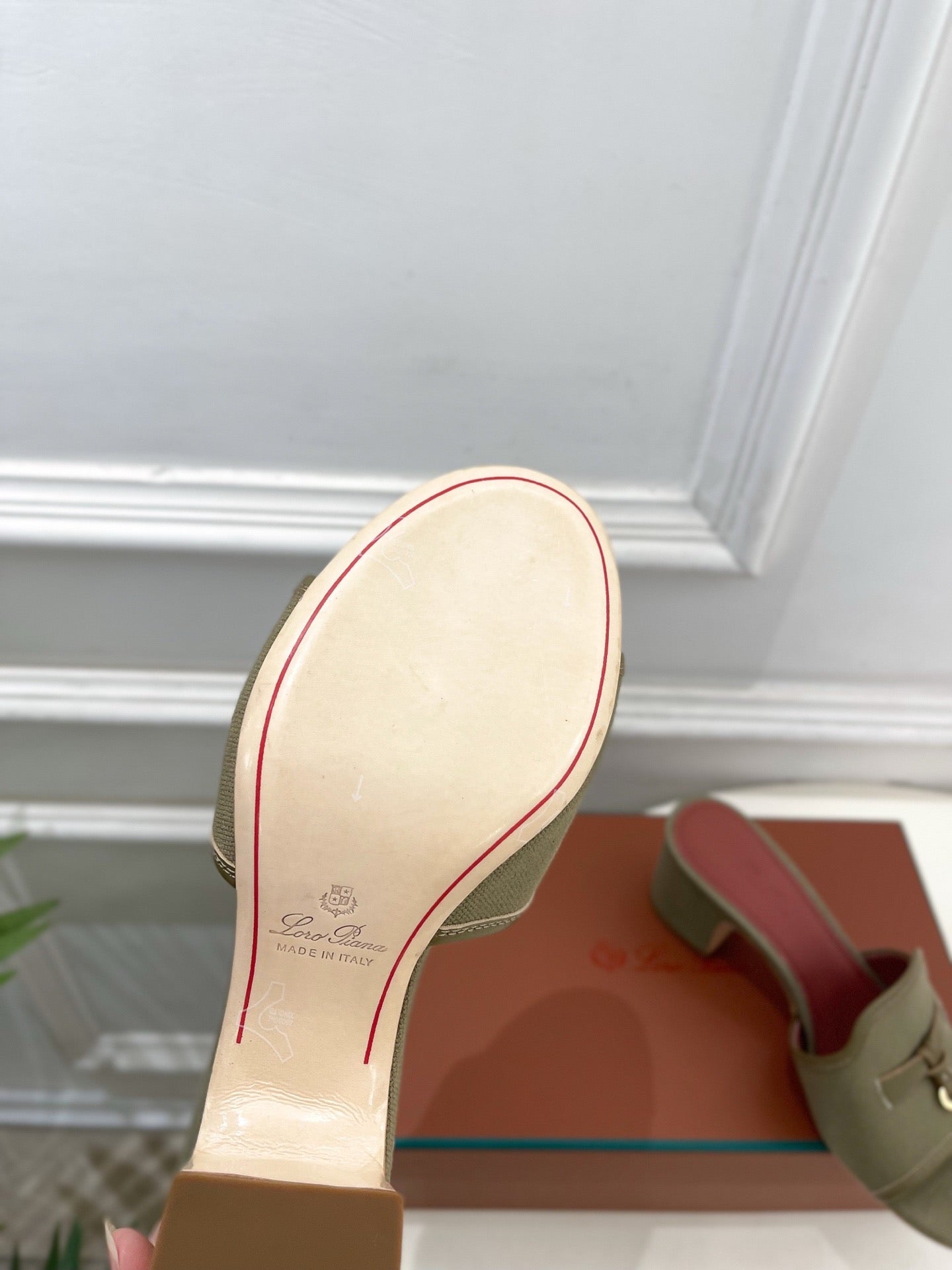 LP Sandals