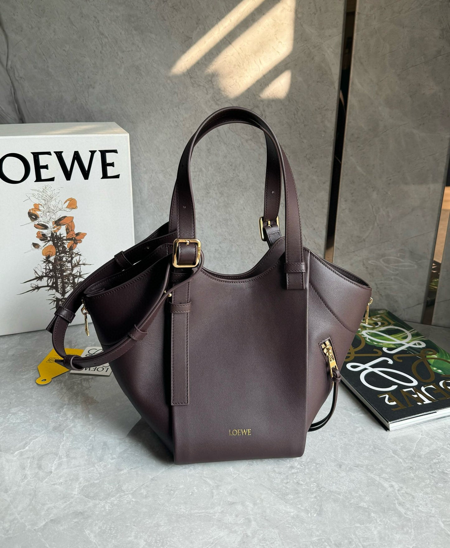 Loewe Hammock Flip Shoulder Bag(15x22.5x22cm)