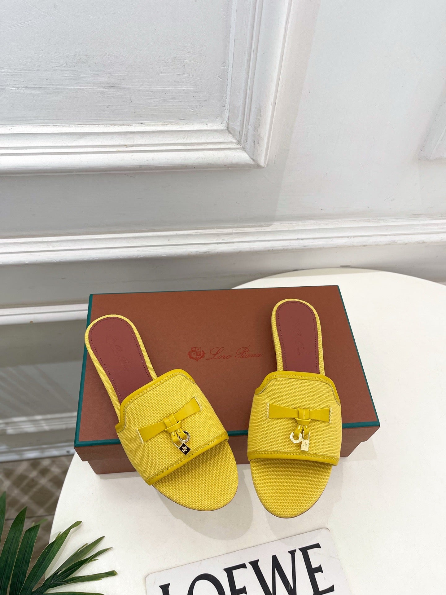 LP Sandals