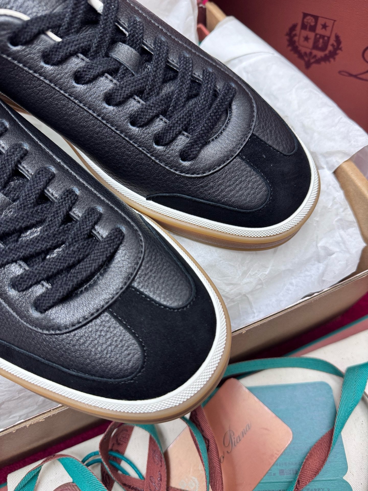 LP Sneaker