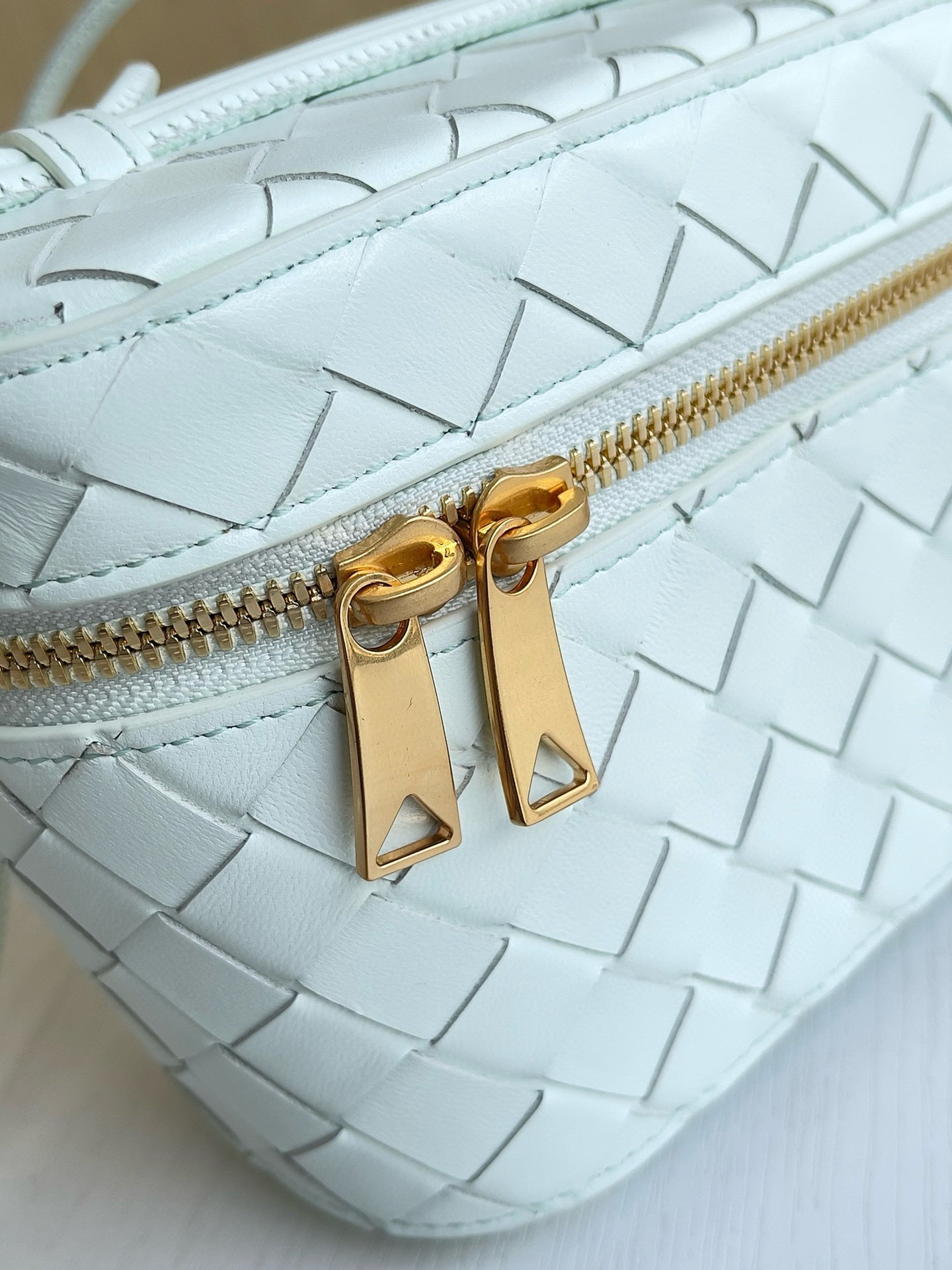 BV Mini Intrecciato Vanity Case Bag