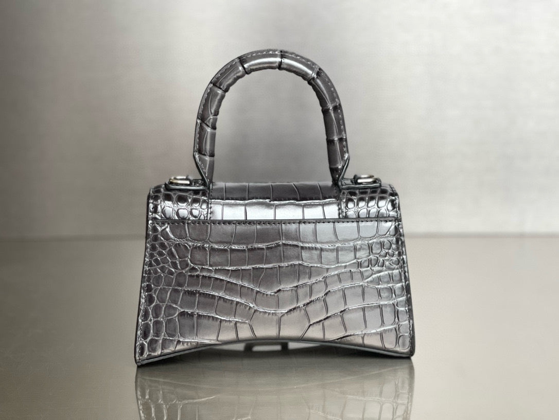 BLCG Hourglass Crocodile Top-handle Handbag
(19x8x21cm)