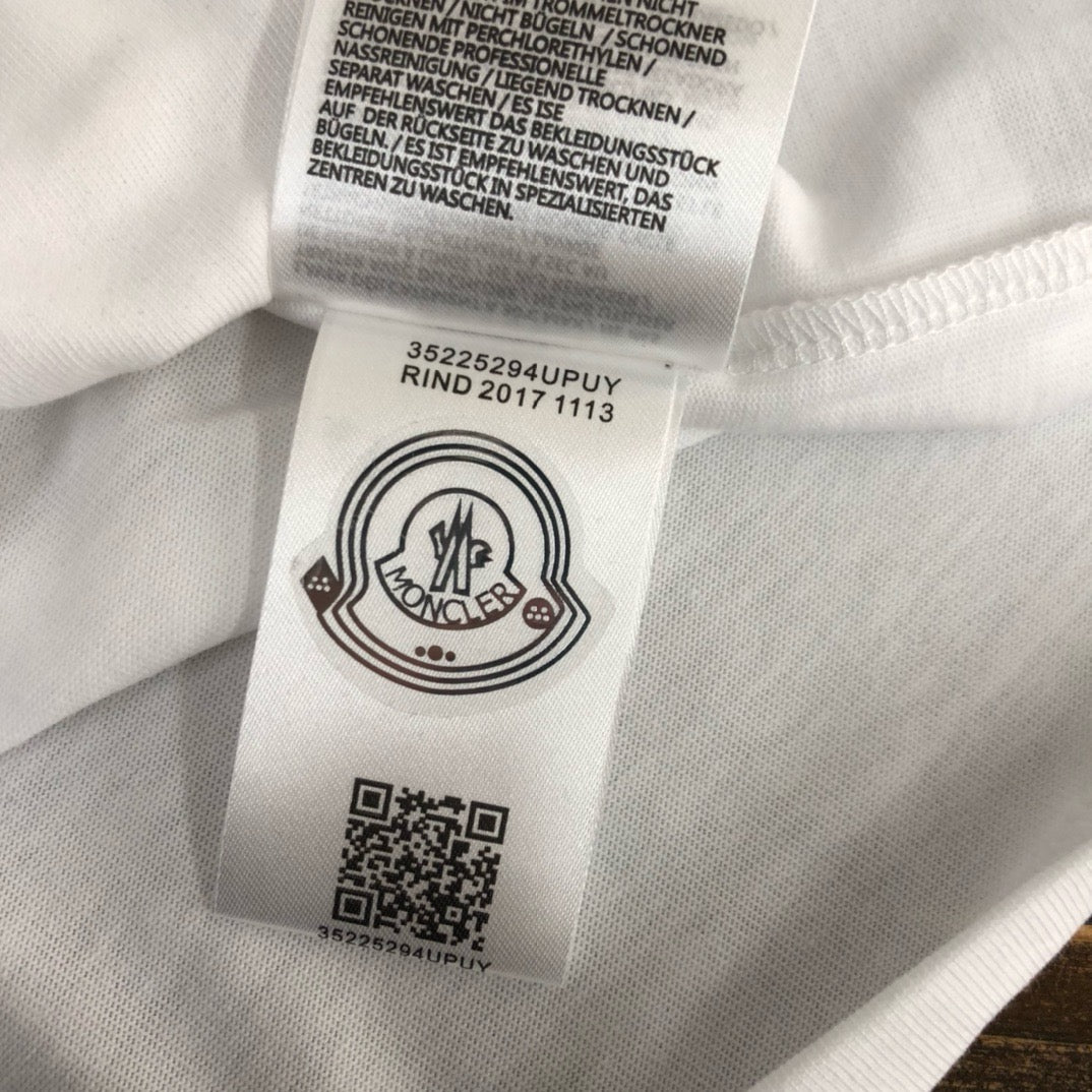 Moncler T-shirt