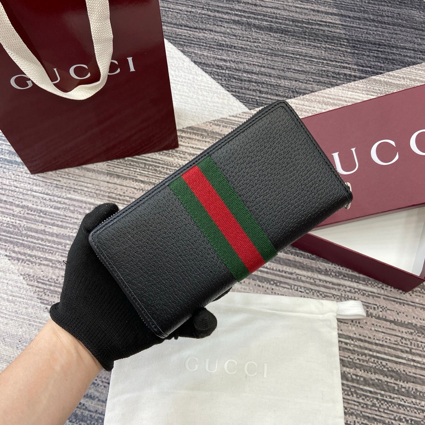 Gucci Long Zipped Wallet