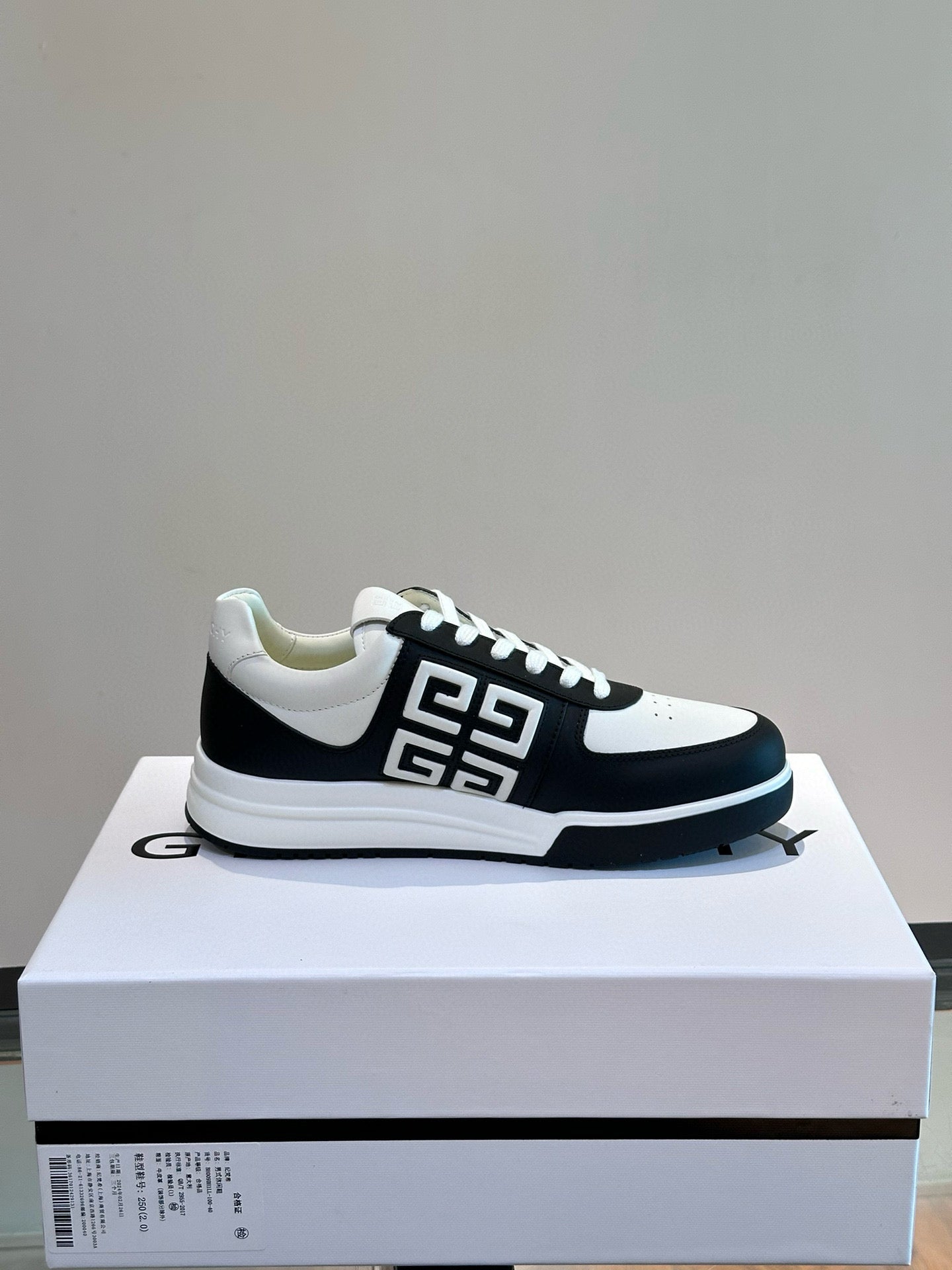Givenchy Sneakers