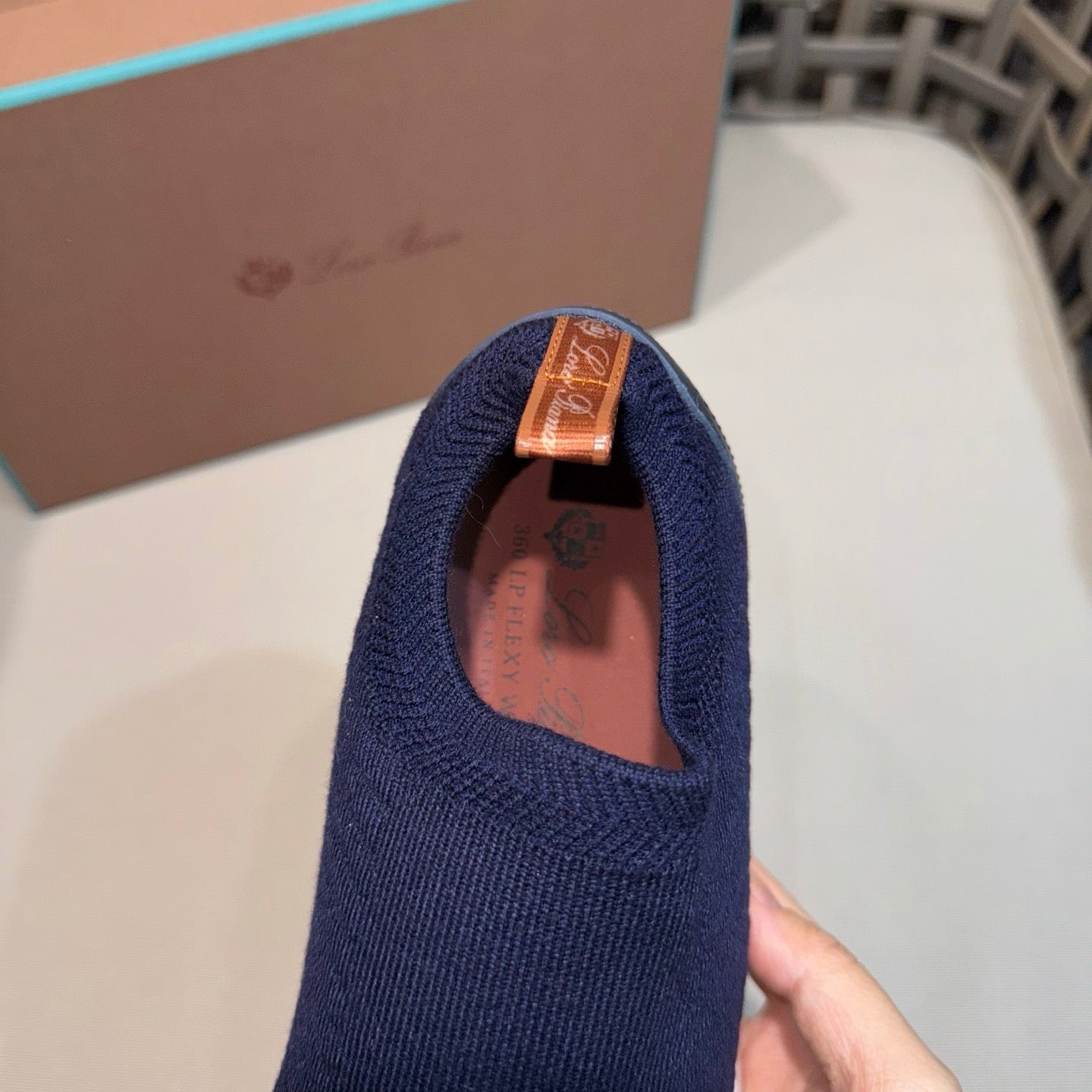 LP Sneakers