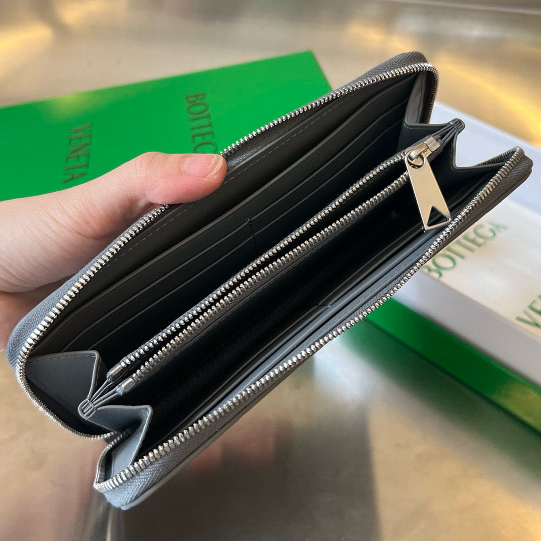 Bottega Veneta Long Zipped Wallet