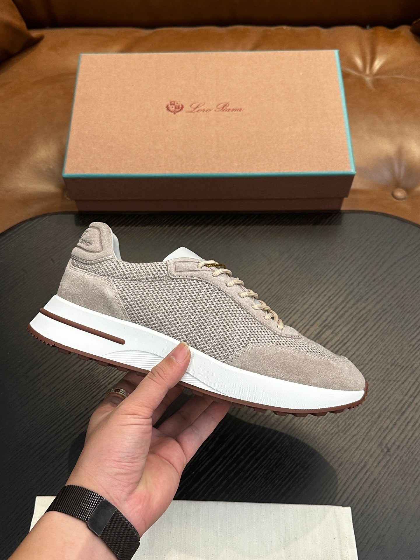 LP Sneakers