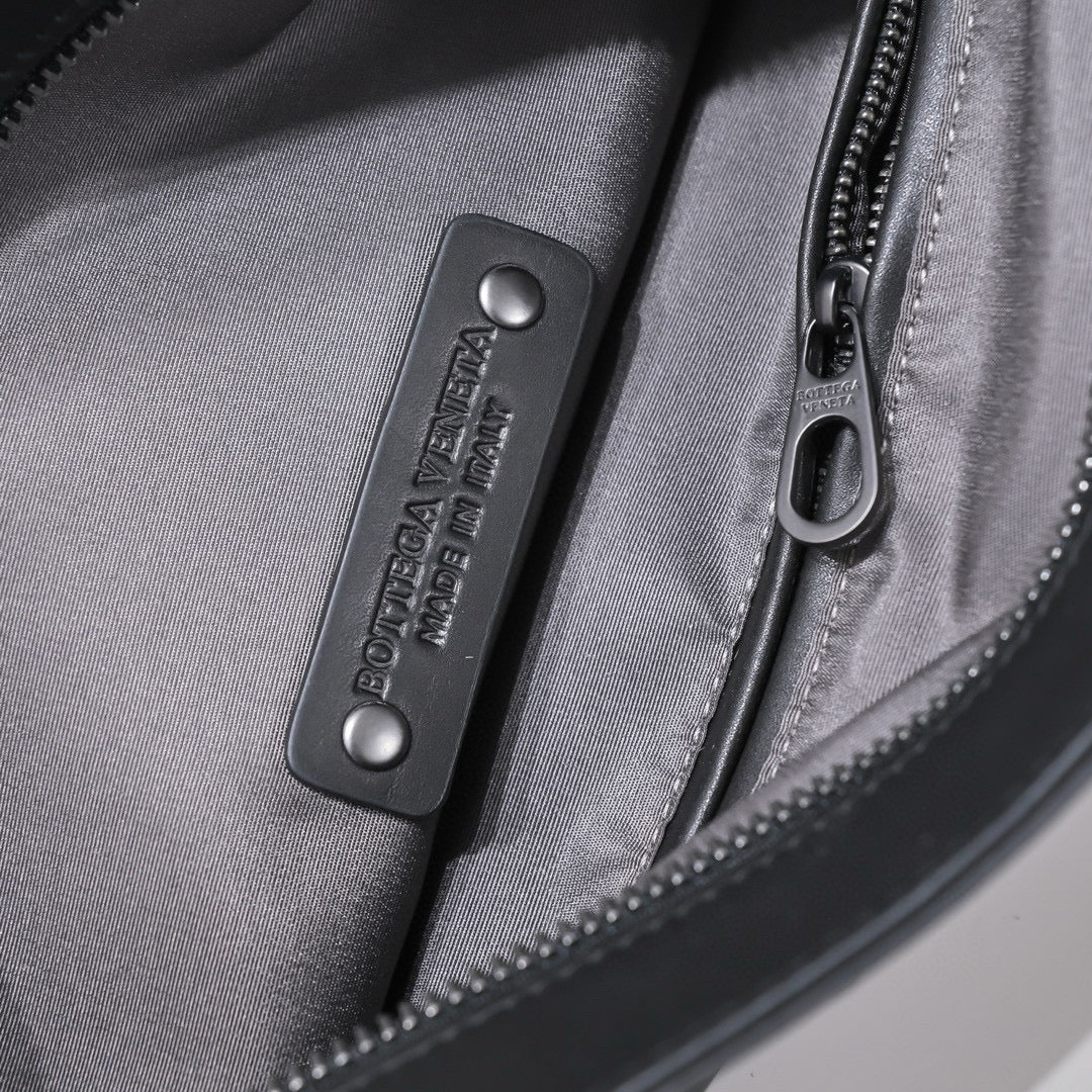 BV Cross Body Bag 30.30.3CM