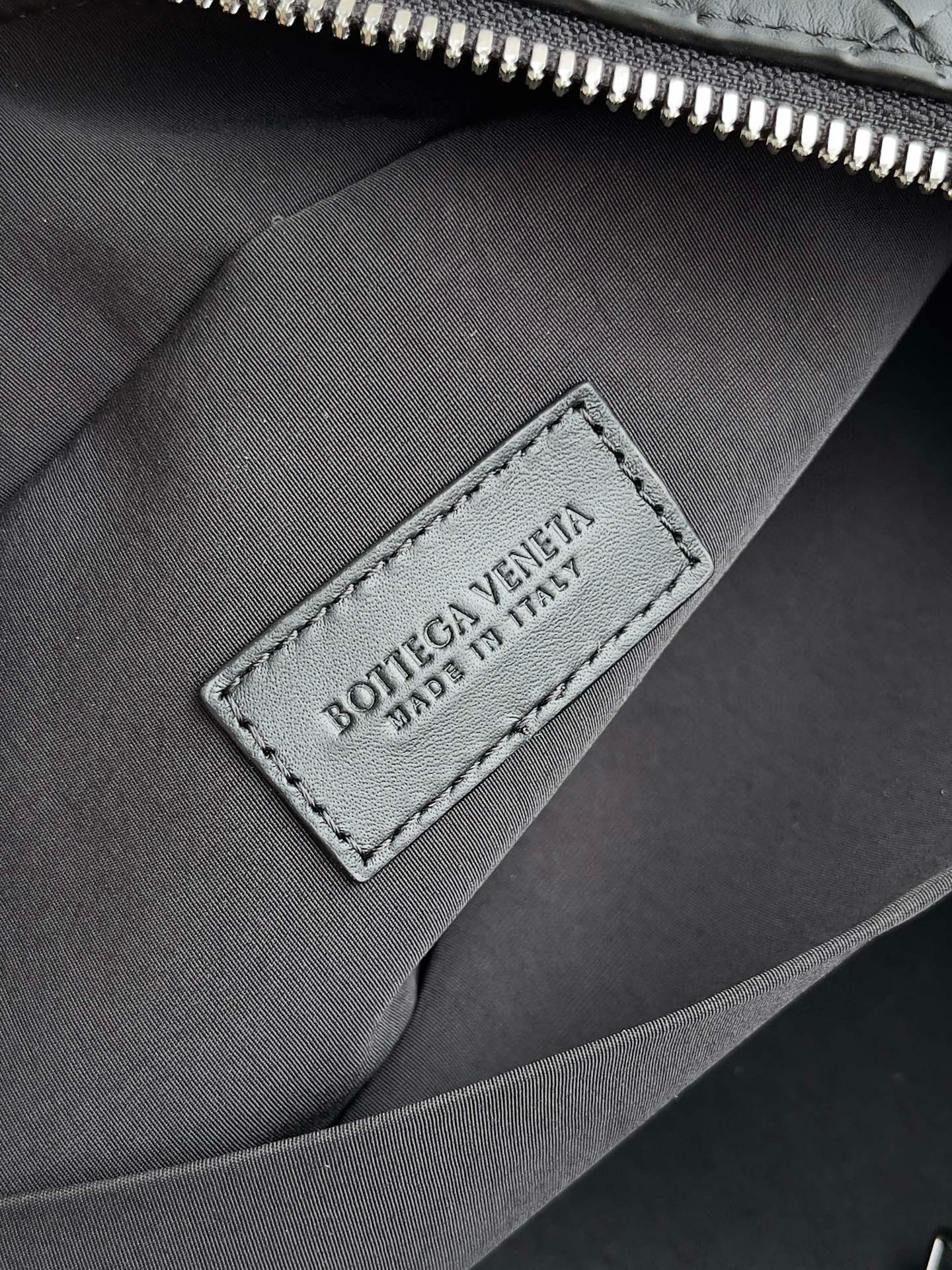 Bottega Veneta Messenger Bag