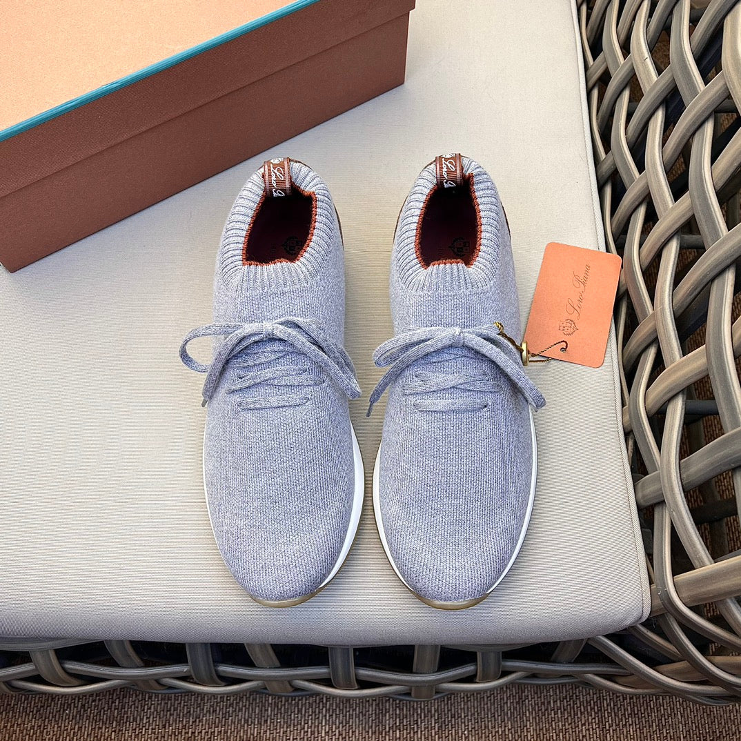 LP Sneakers