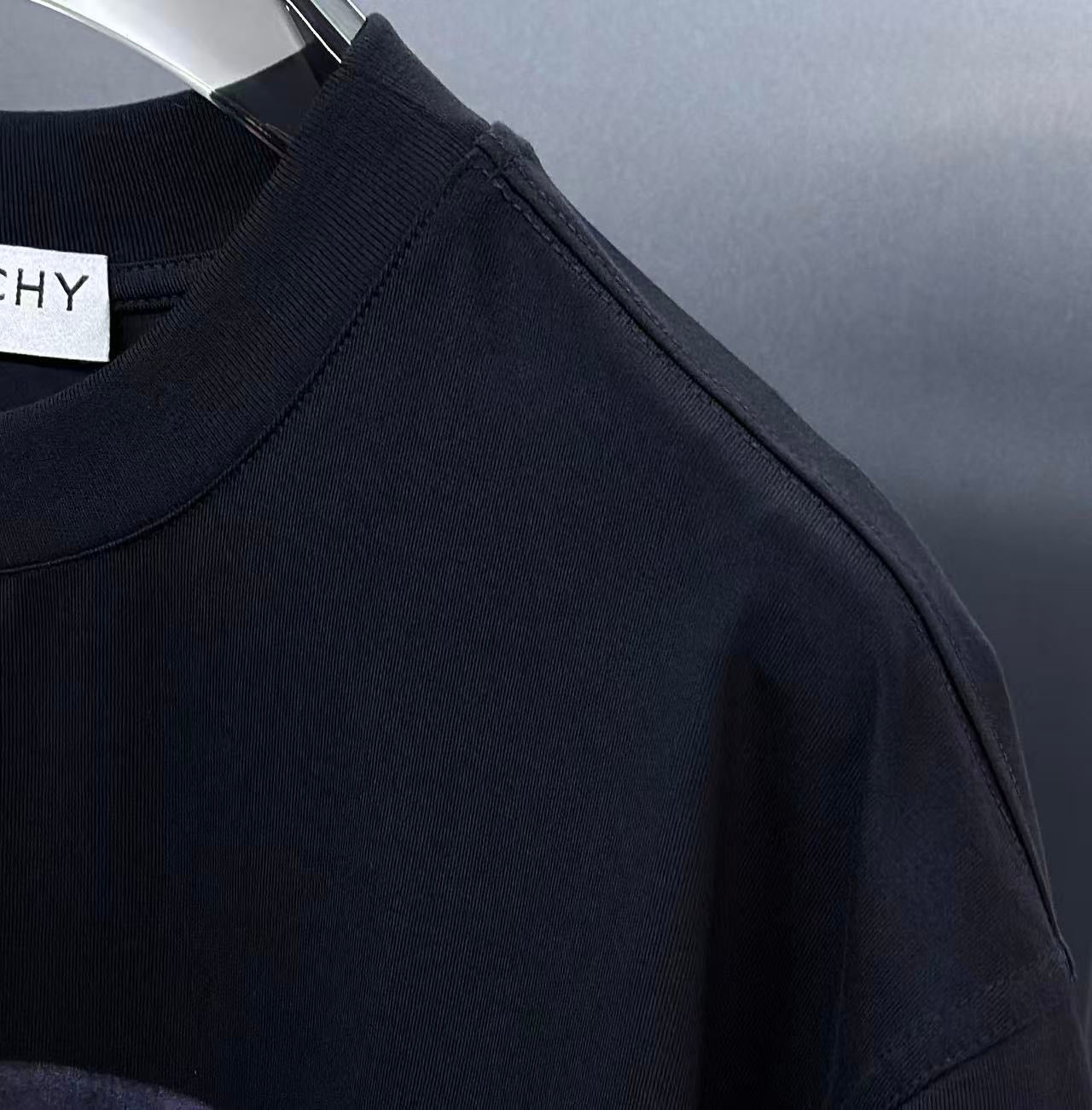 Givenchy T-Shirt