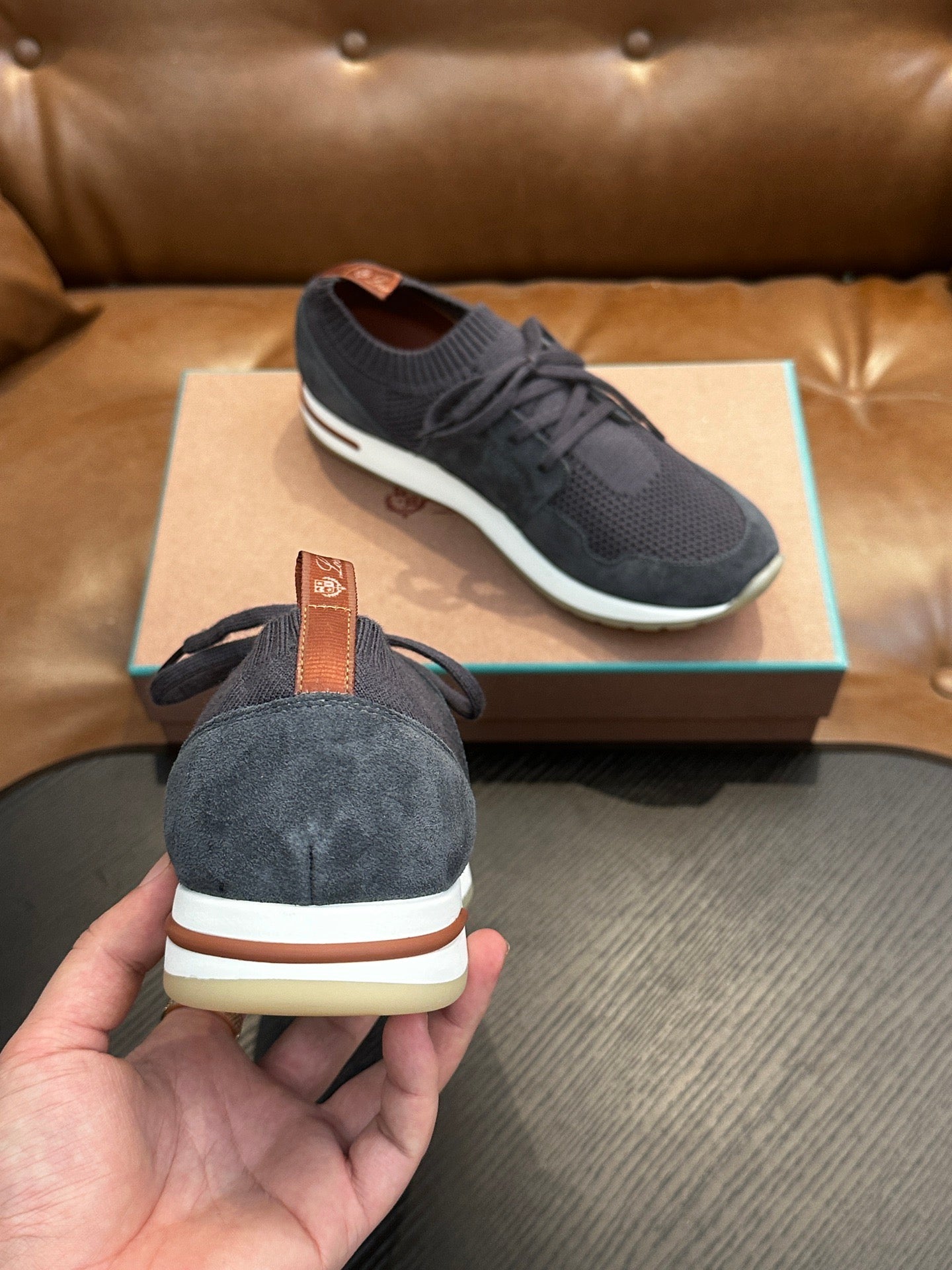 LP Sneakers