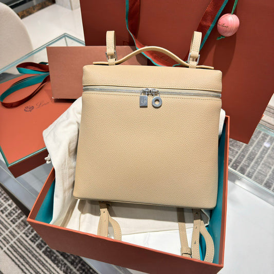 LP Extra Pocket L23.5 Backpack