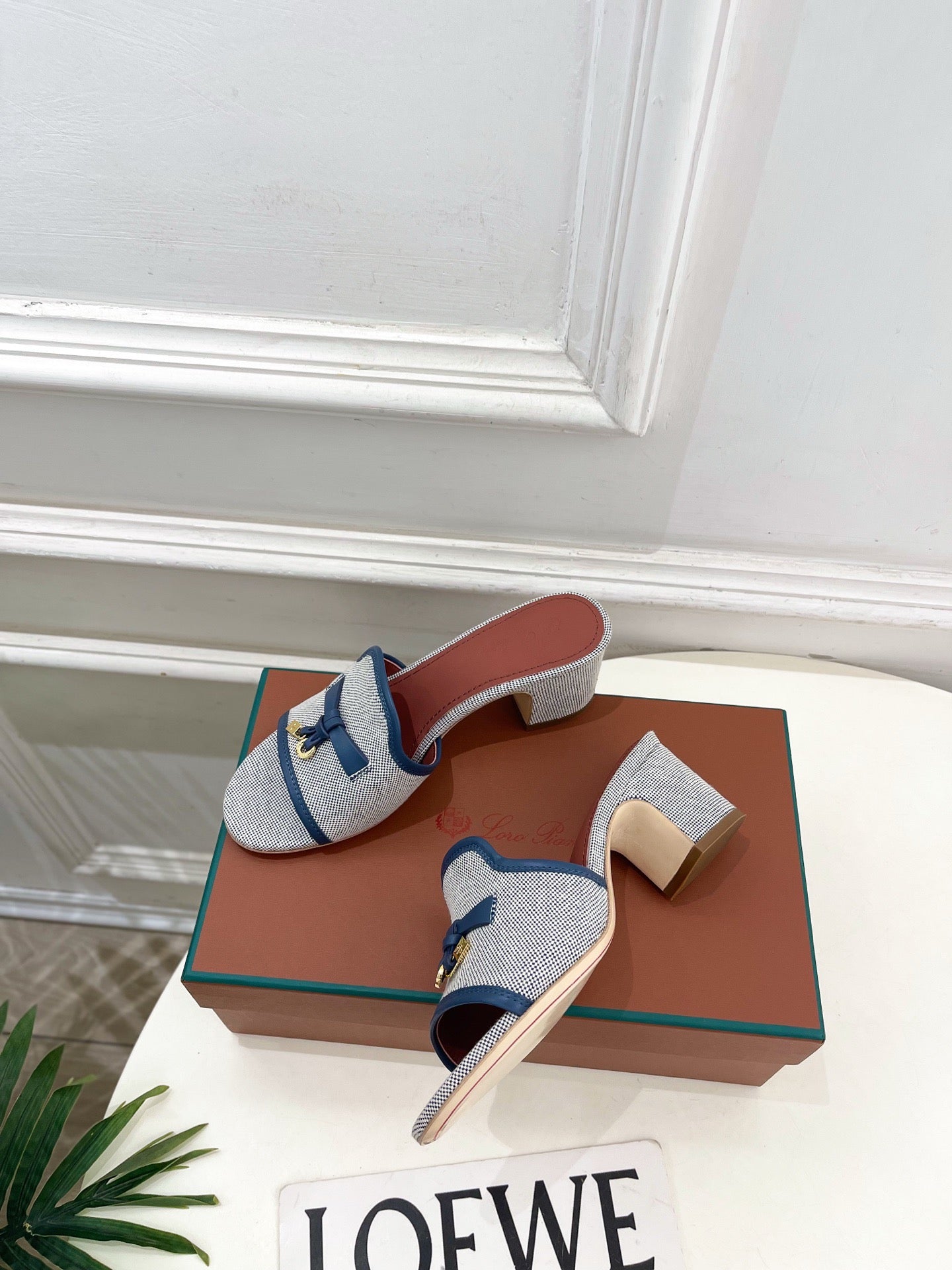 LP Sandals