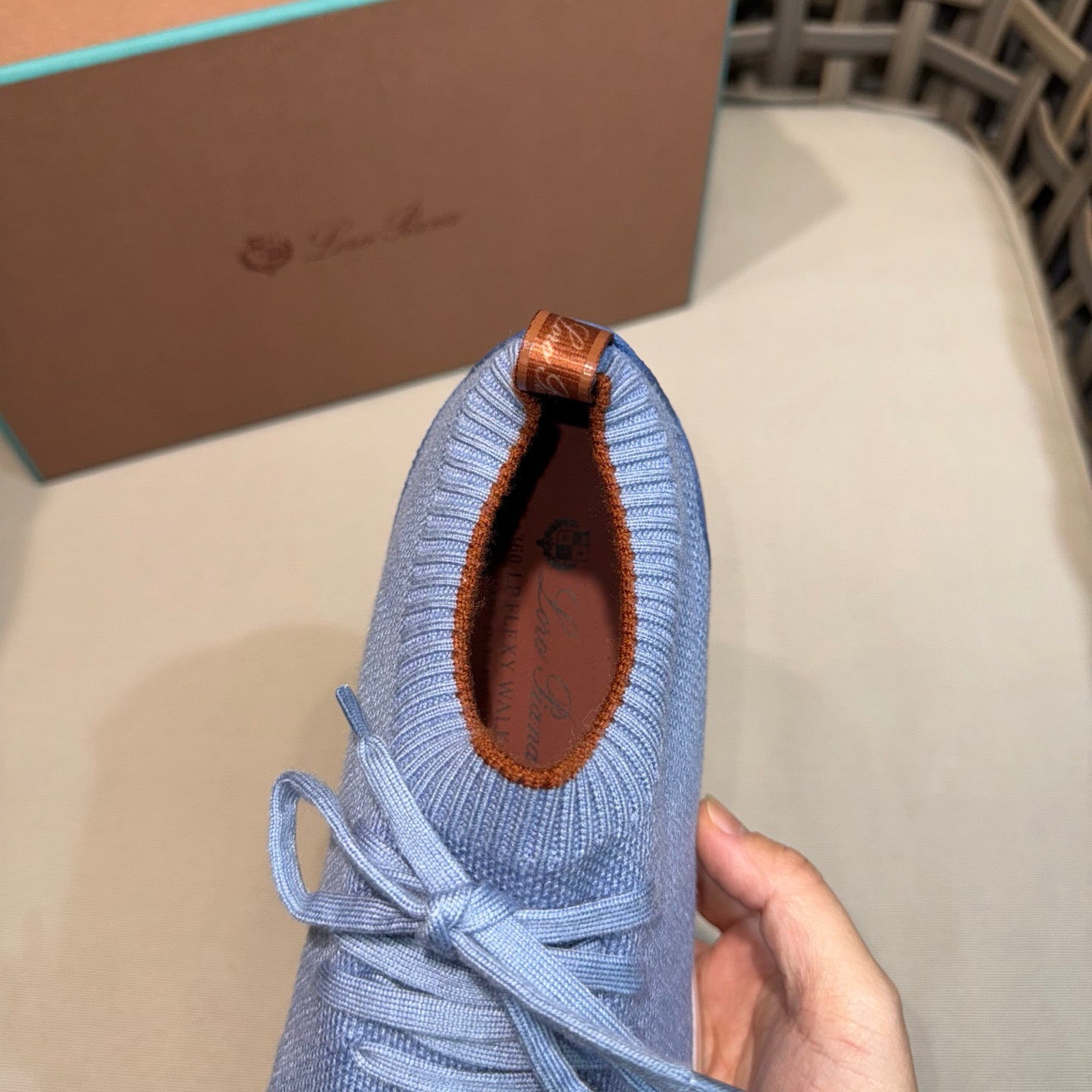 LP Sneakers
