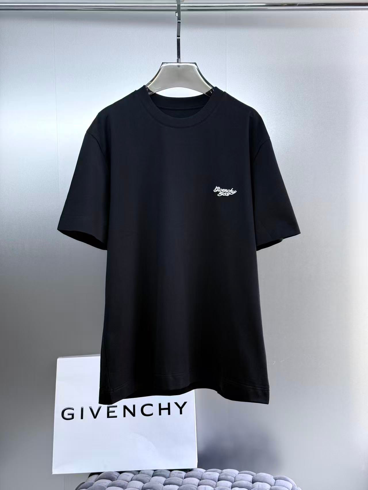 Givenchy T-Shirt