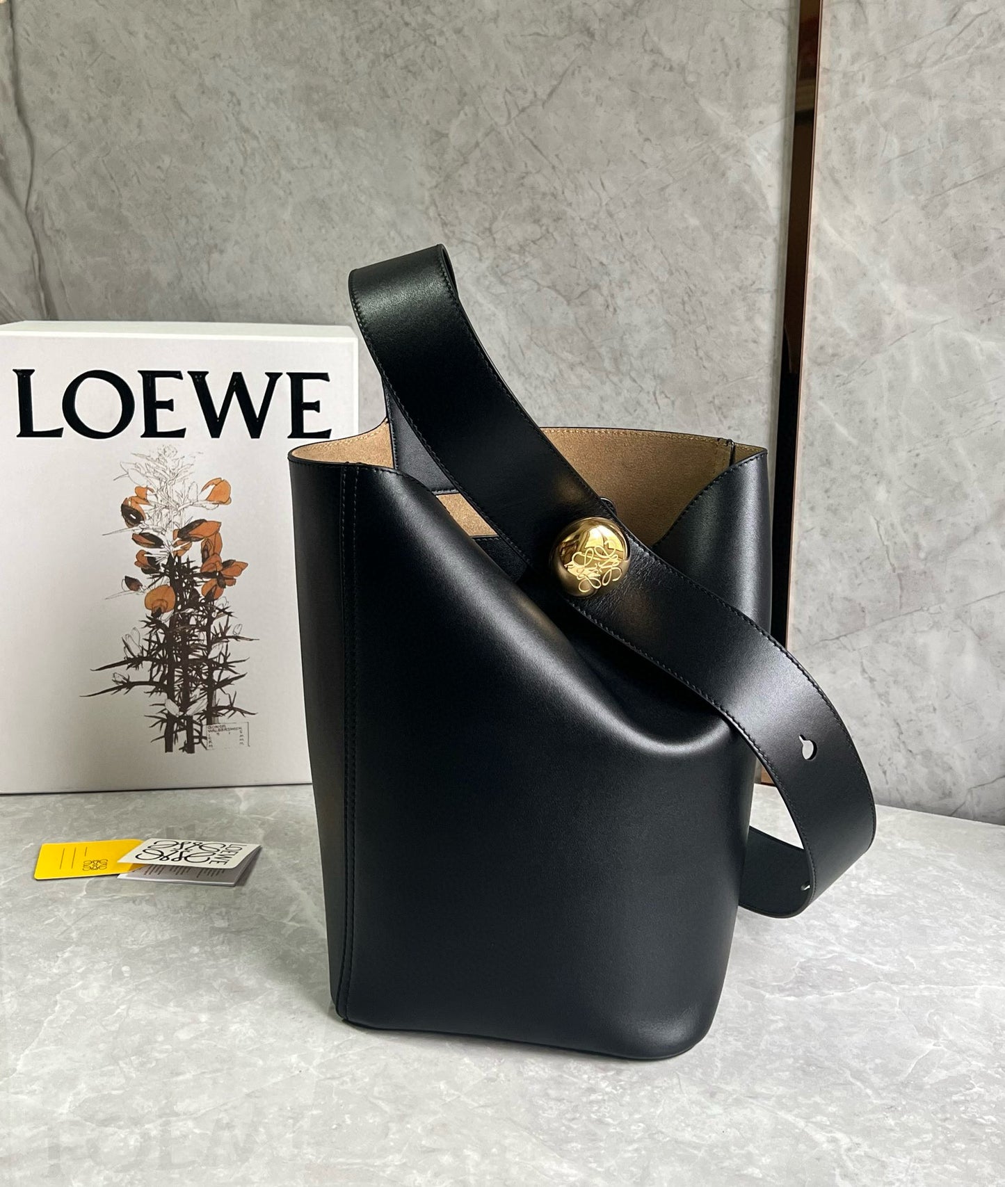 Loewe Pebble Bucket Bag(24.5x23.5x28cm)