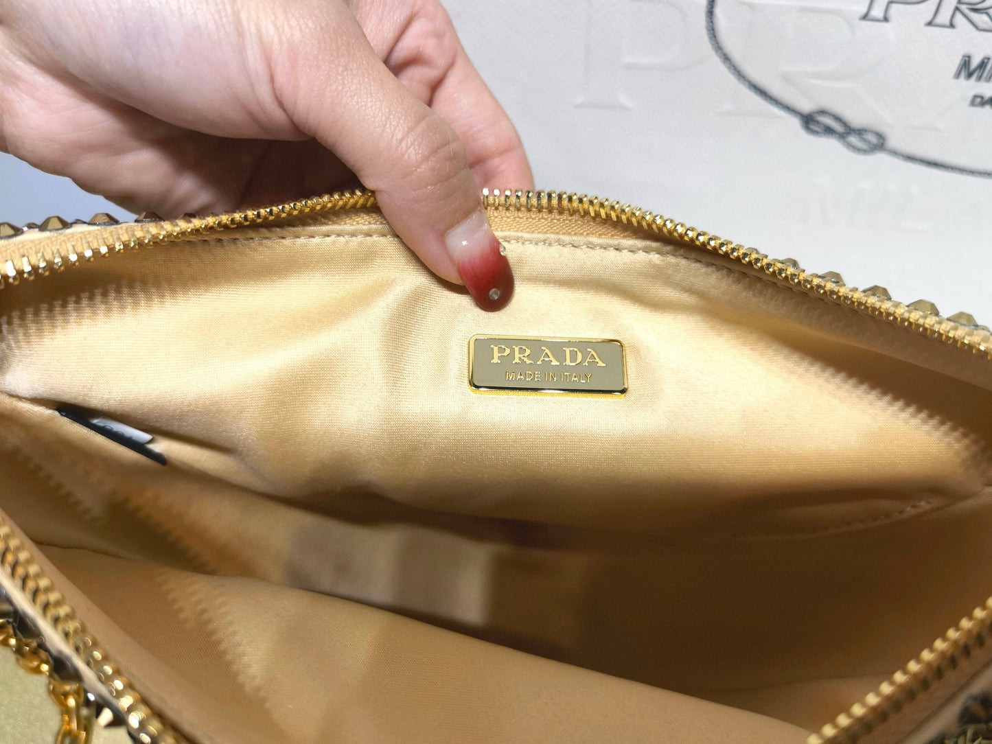 Prada Triangle Crystal Handbag 26x14x6cm