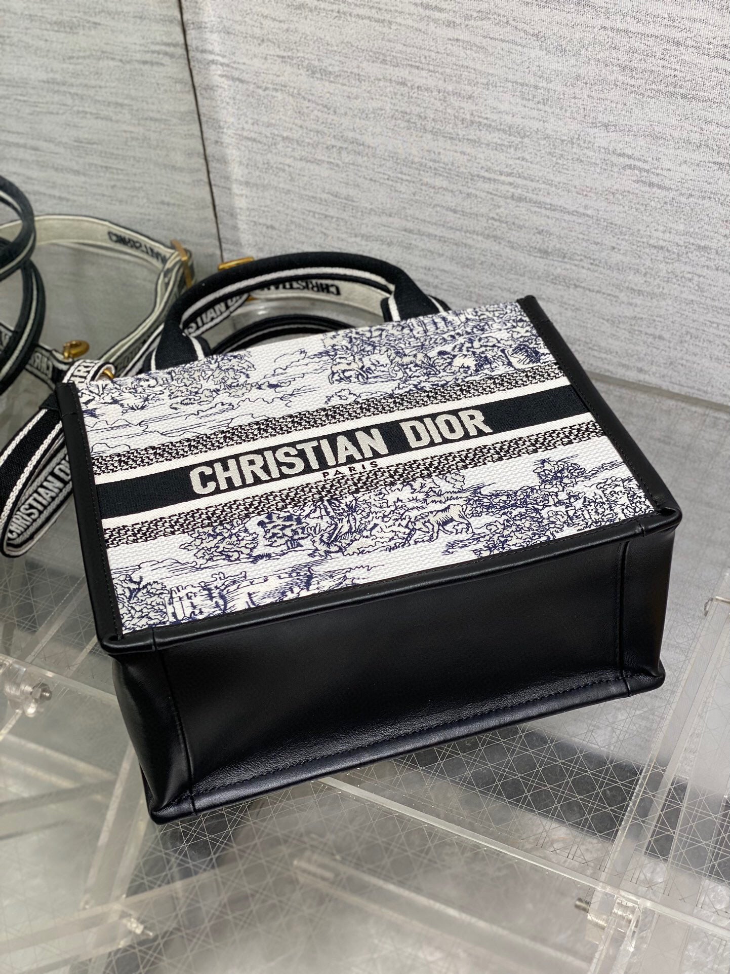 Dior Tote  26x12x21cm