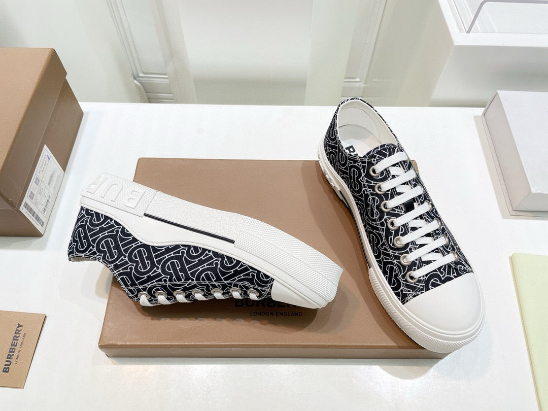 Burberry Sneakers