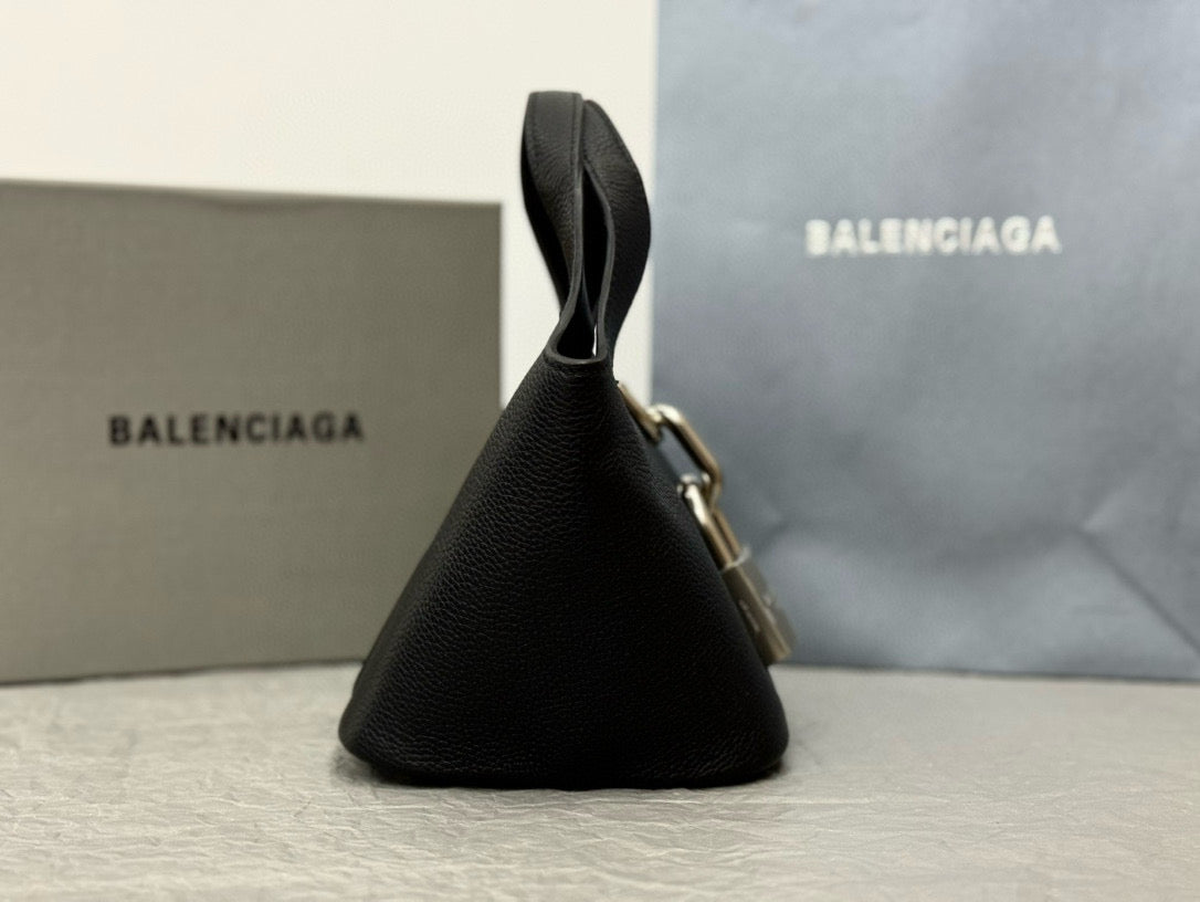 BLCG Locker Hobo Bag(23x24x9.9cm)
