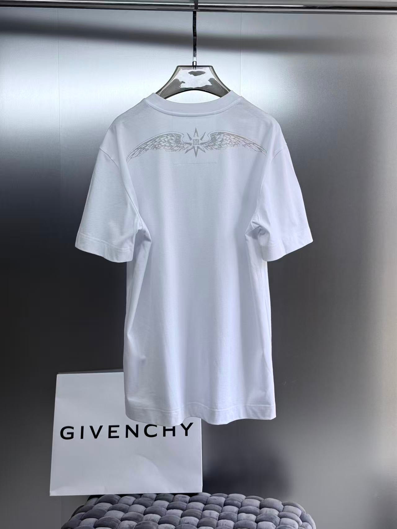 Givenchy T-Shirt