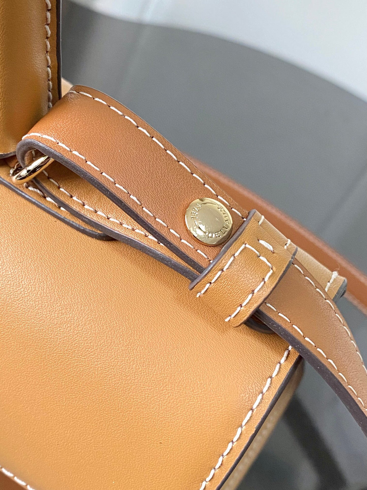 Delvaux Sling Bag (28*12*16cm)