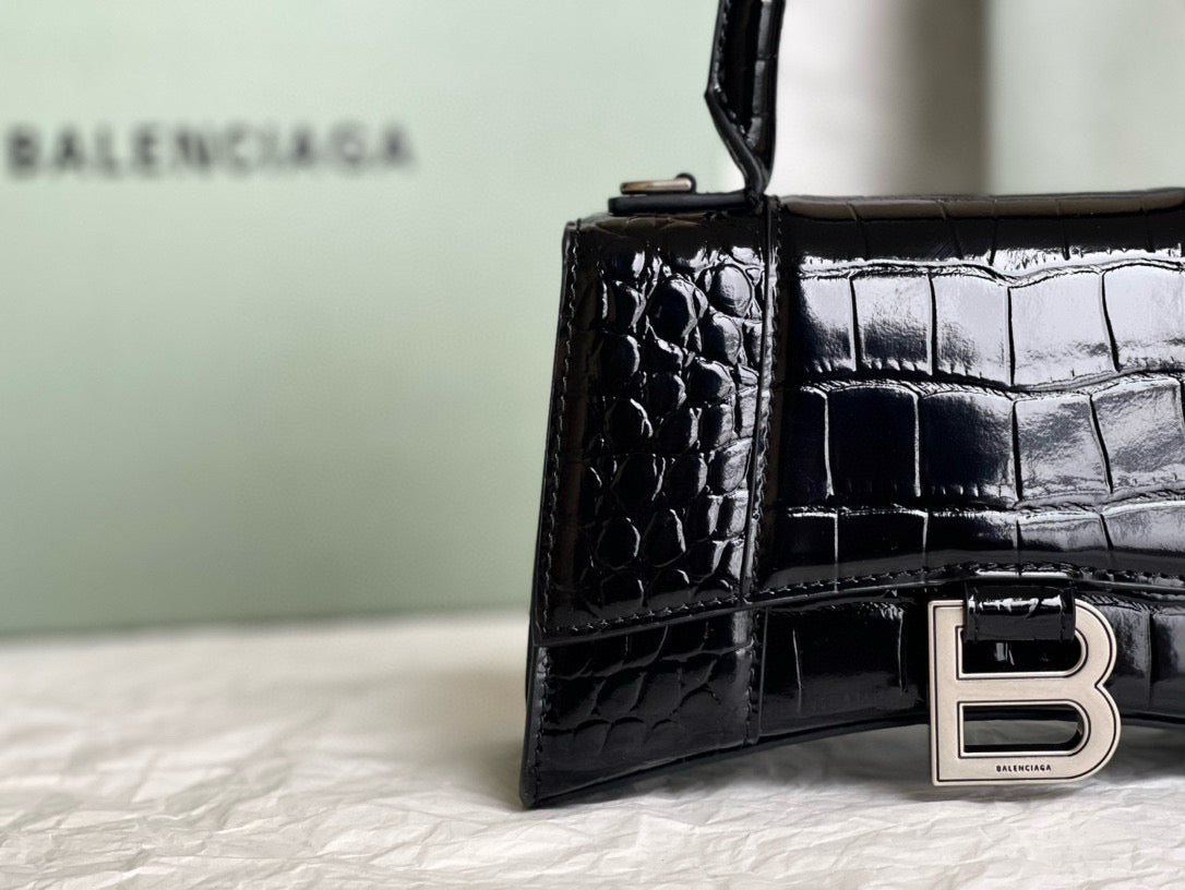 BLCG Hourglass Crocodile Top-handle Handbag
(19x8x21cm)