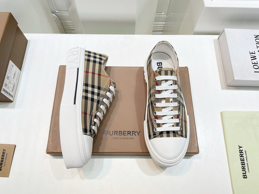 Burberry Sneakers