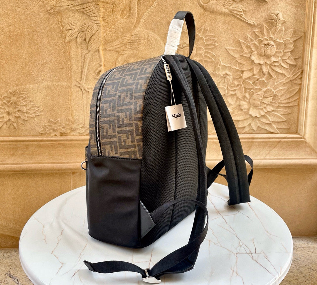 FENDI BACKPACK 33*39*16