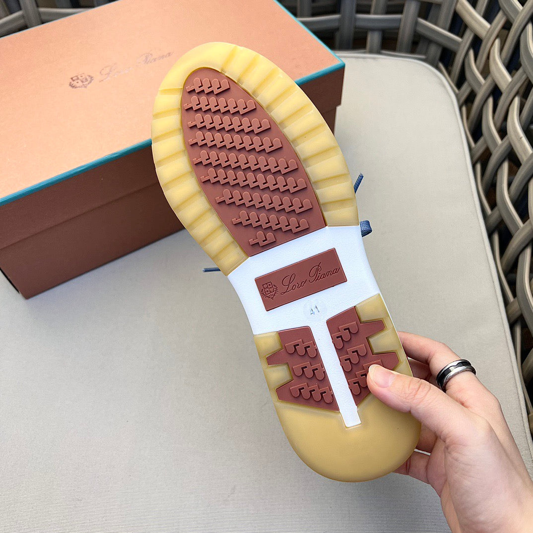LP Sneakers