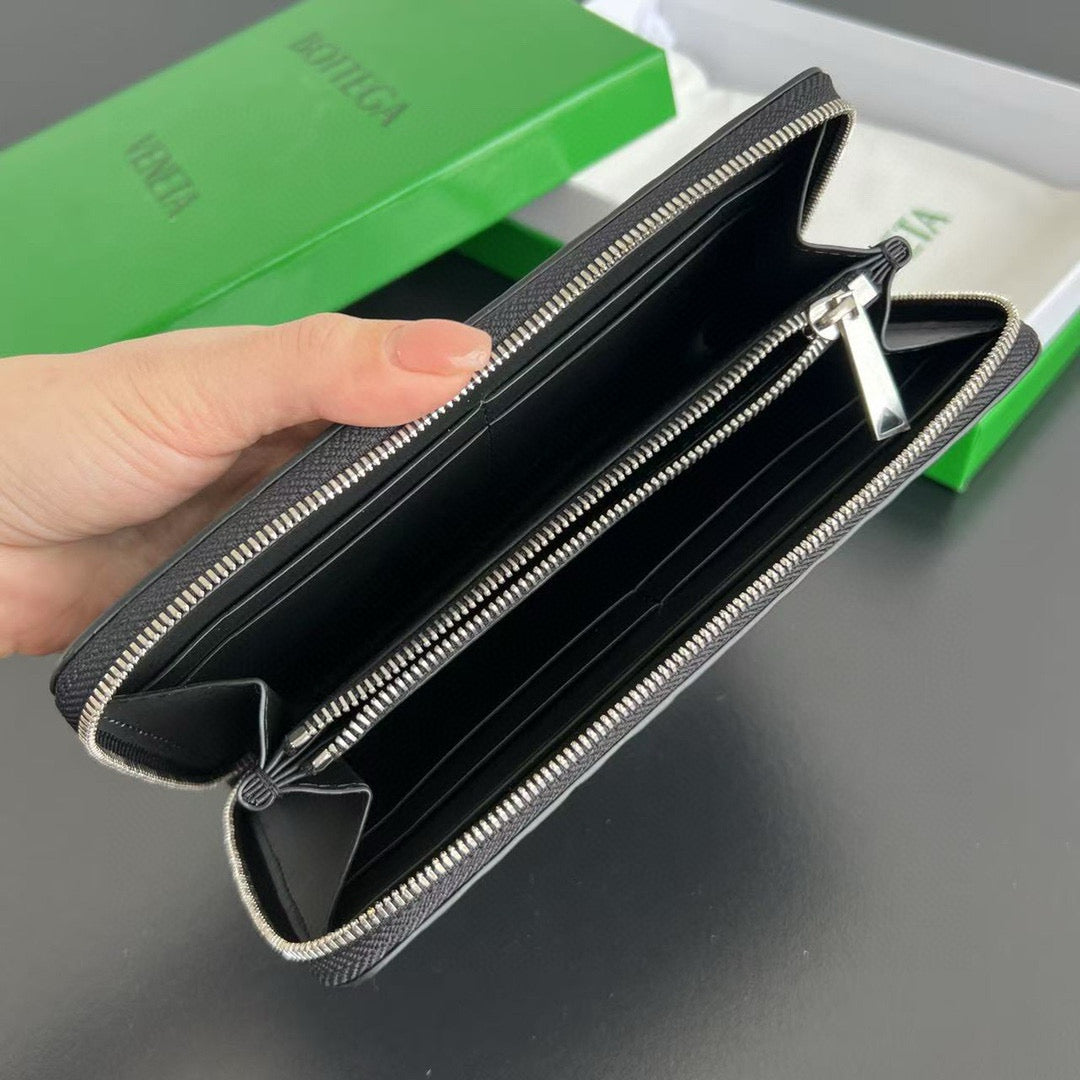 Bottega Veneta Long Zipped Wallet