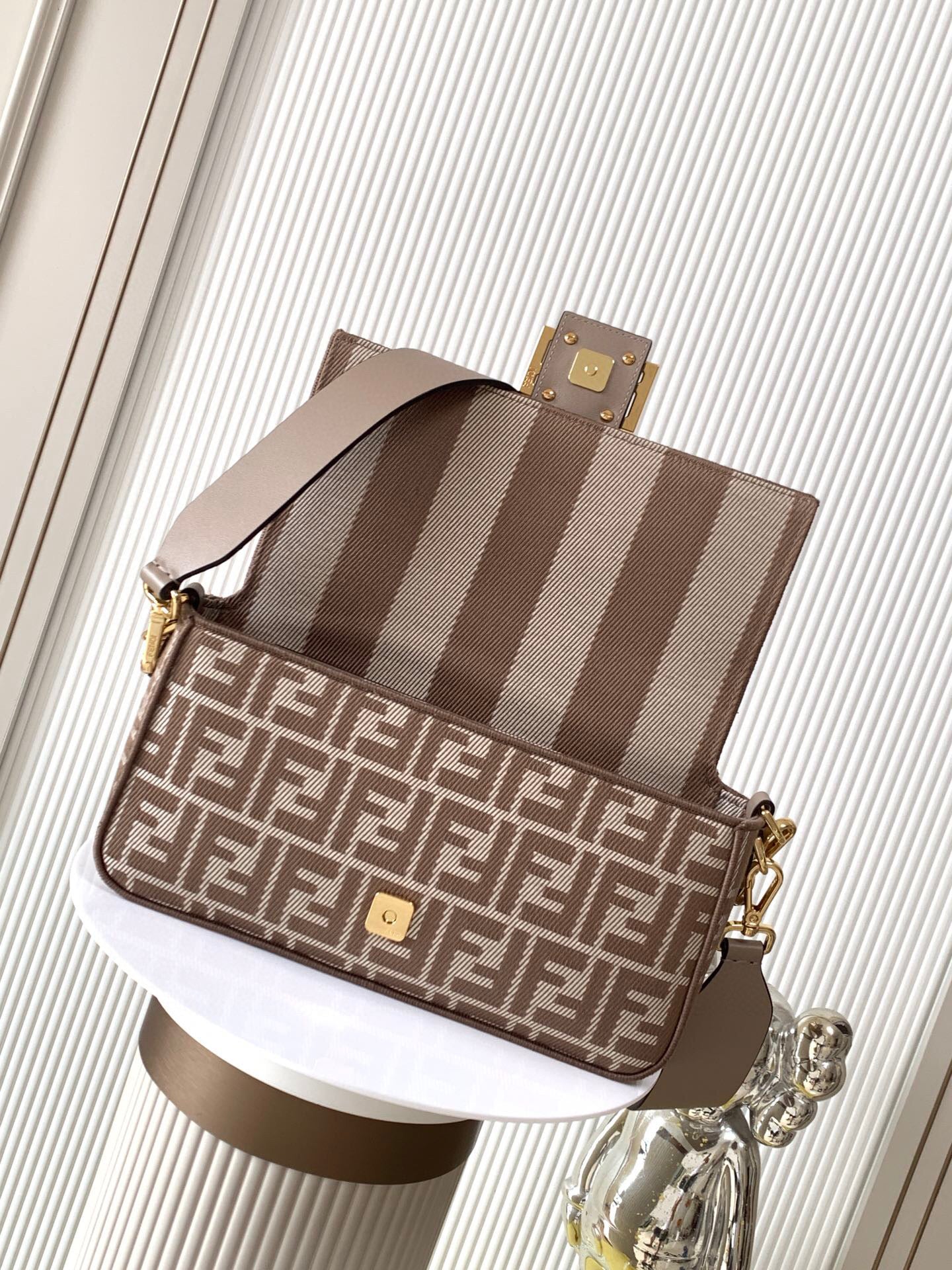 Fendi Baguette bag (Medium)