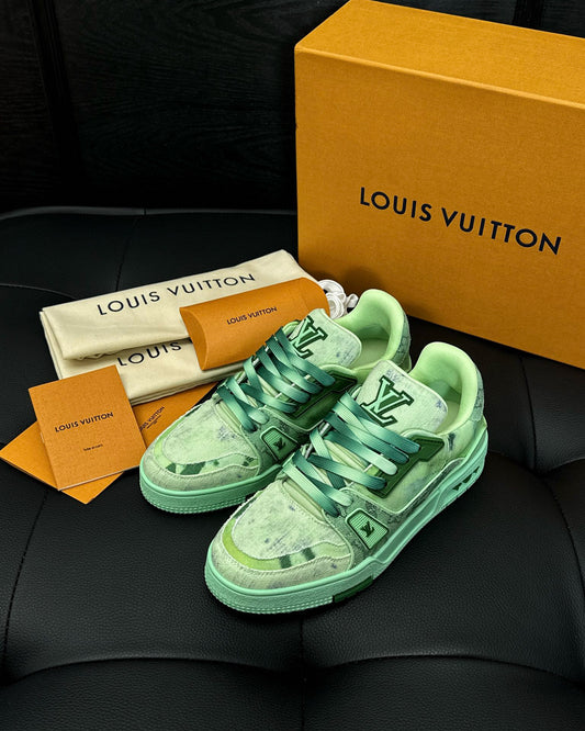 Lv Trainer