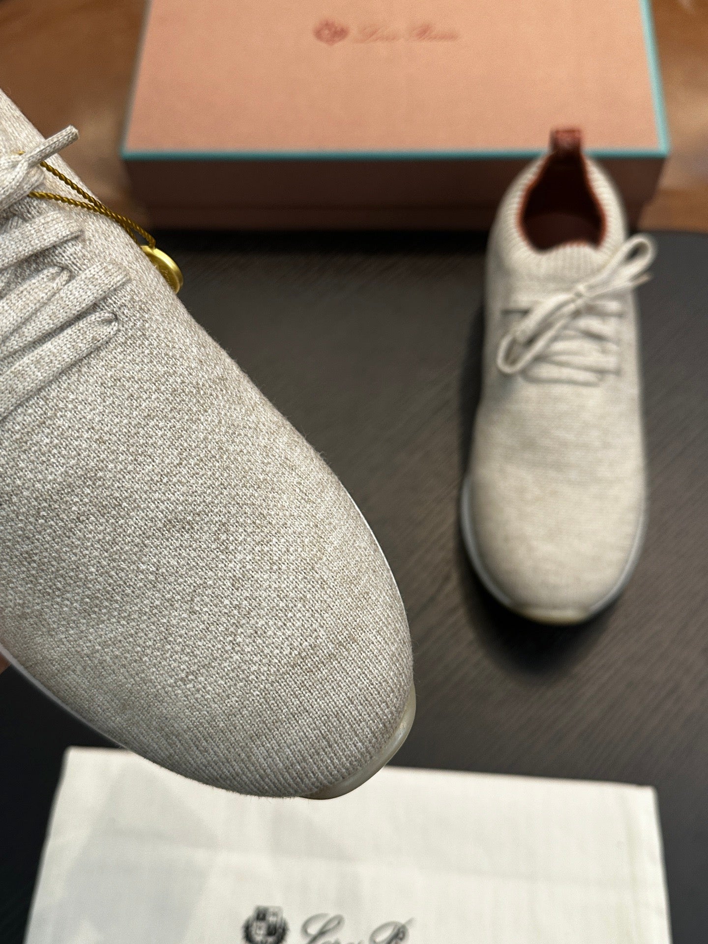 LP Sneakers