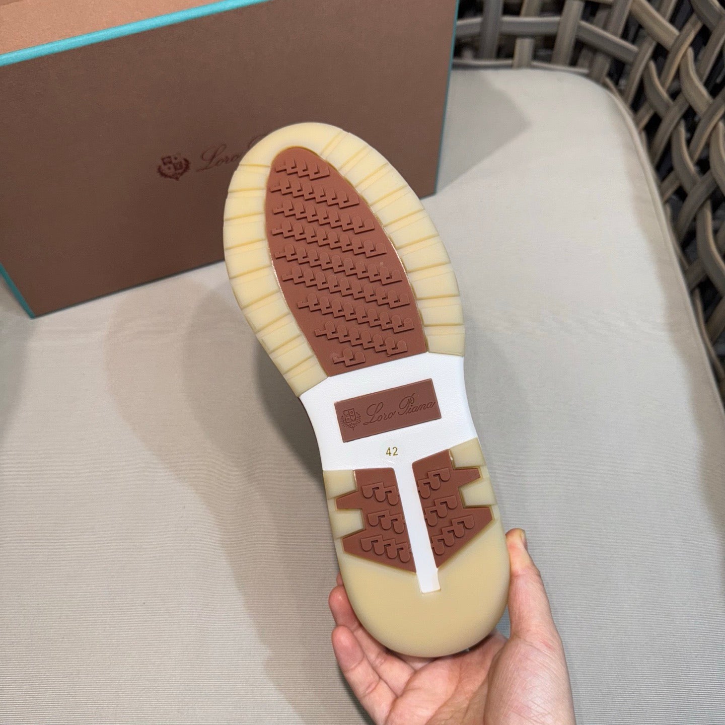 LP Sneakers