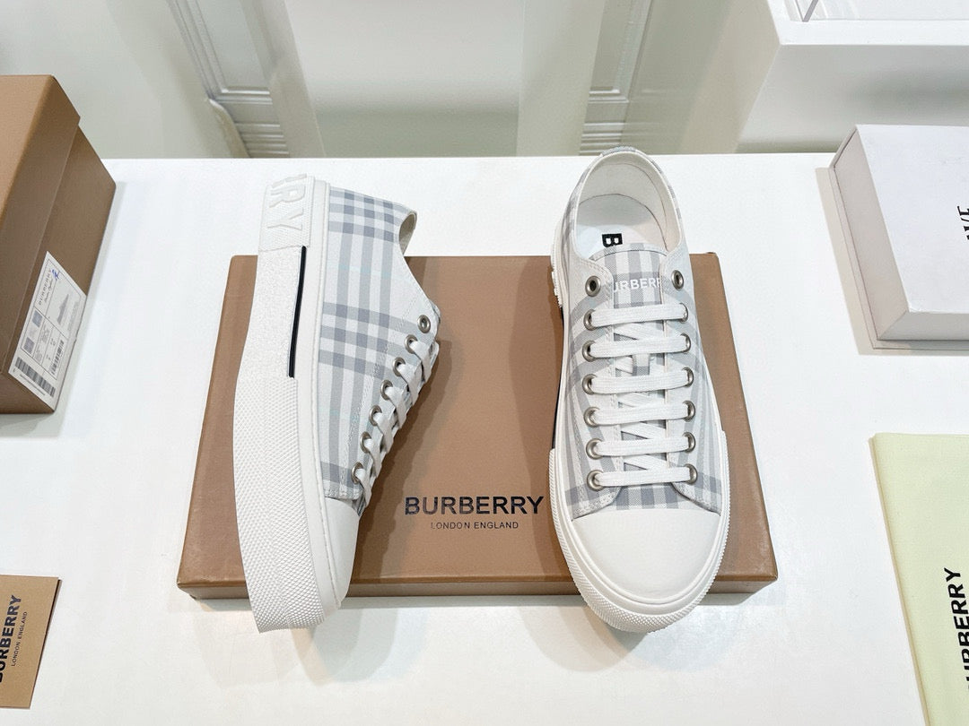 Burberry Sneakers