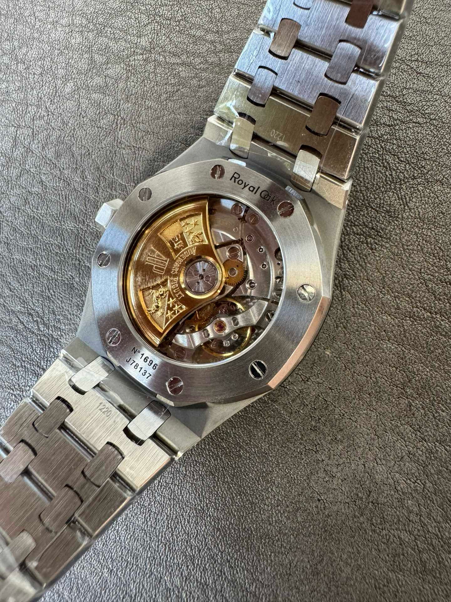 Audemars Piguet Royal Oak 15451ST 37mm