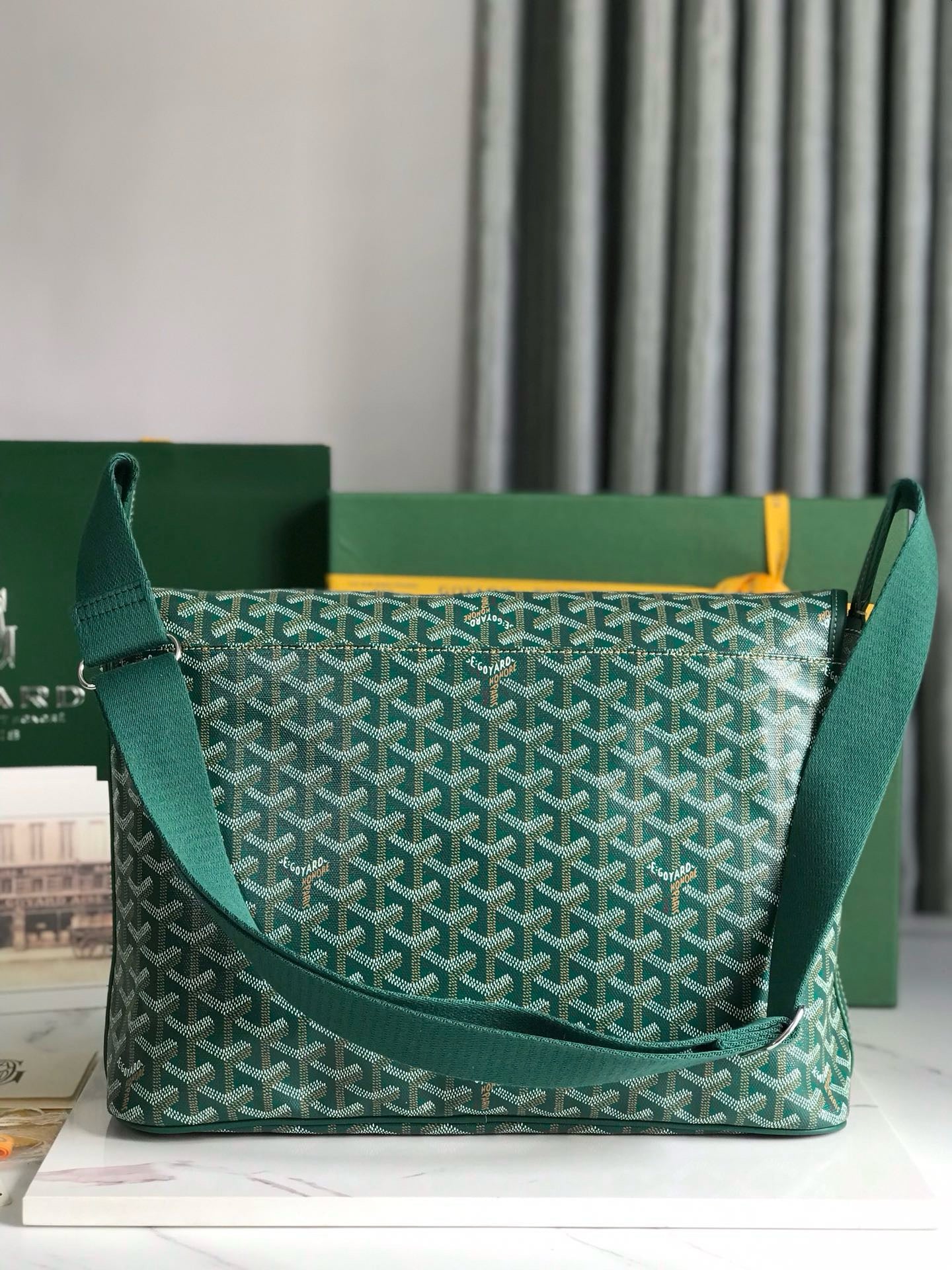 Goyard Messenger Bag 35x26x7.5cm