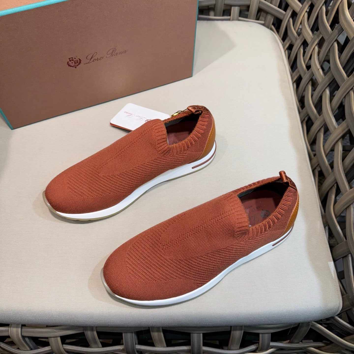 LP Sneakers