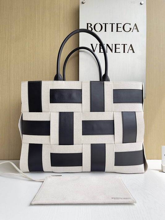 BV Arco Tote Bag 45x34x11cm