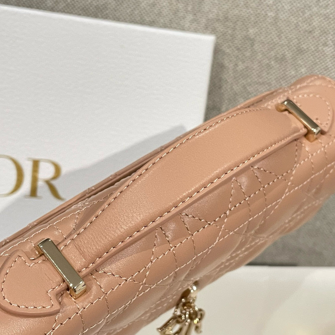 Dior WOC