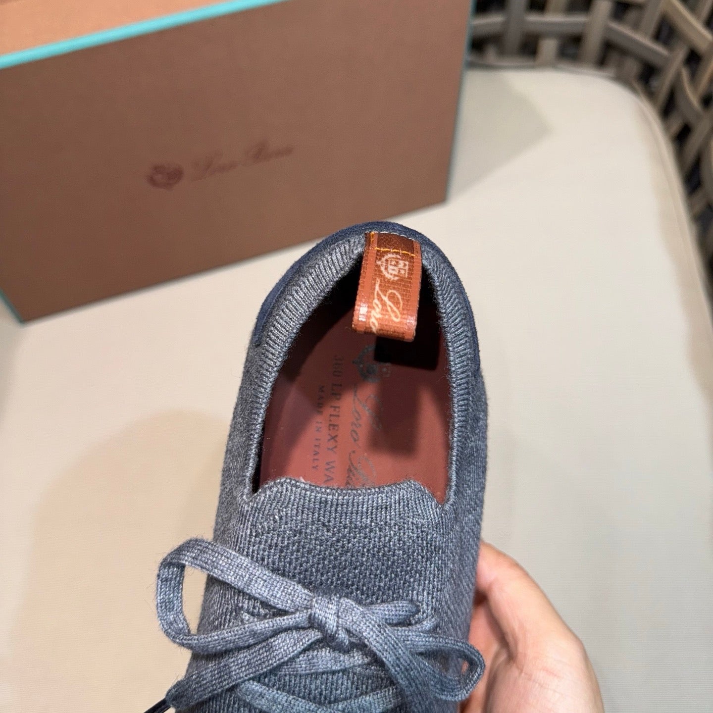 LP Sneakers