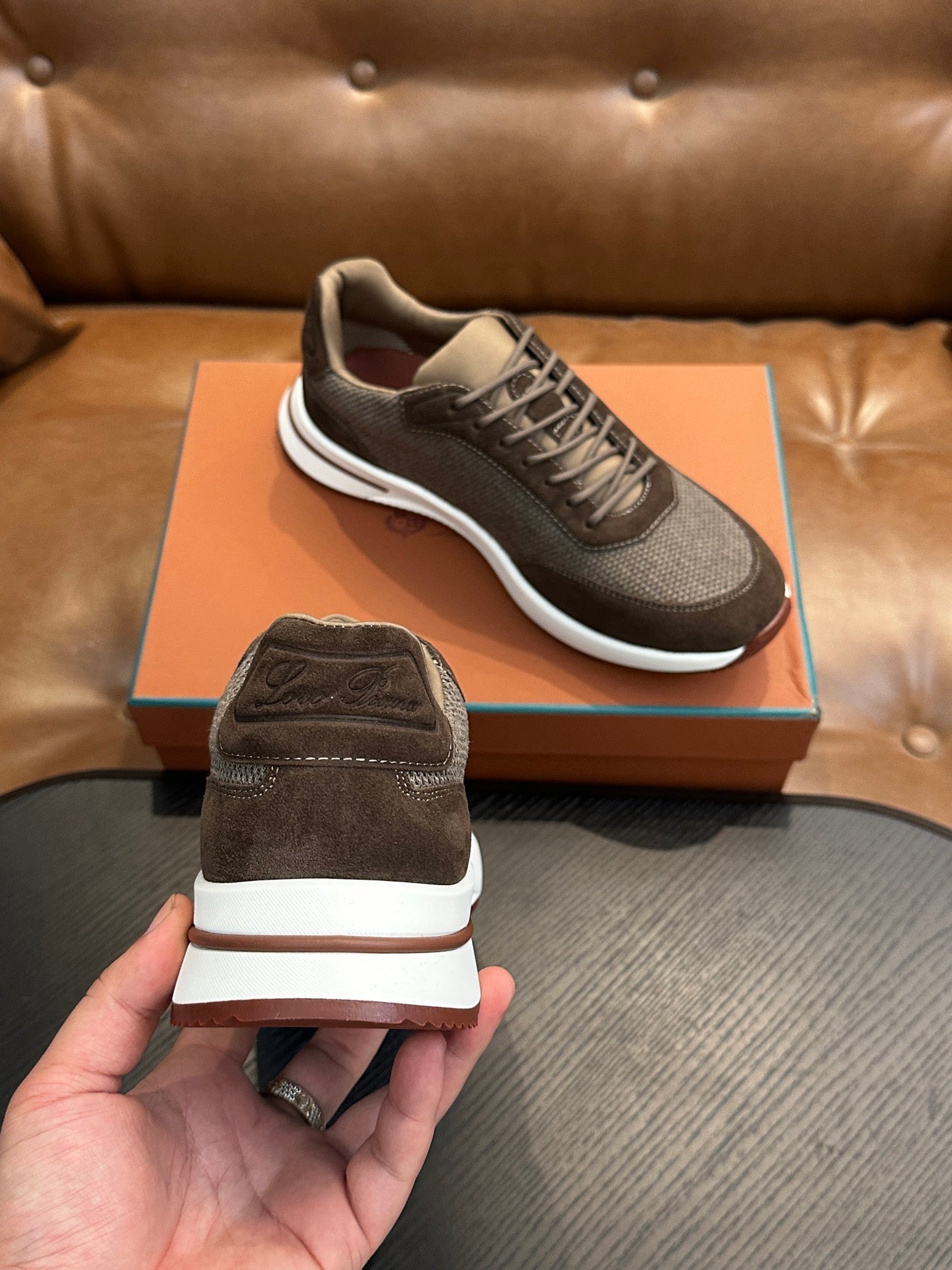 LP Sneakers