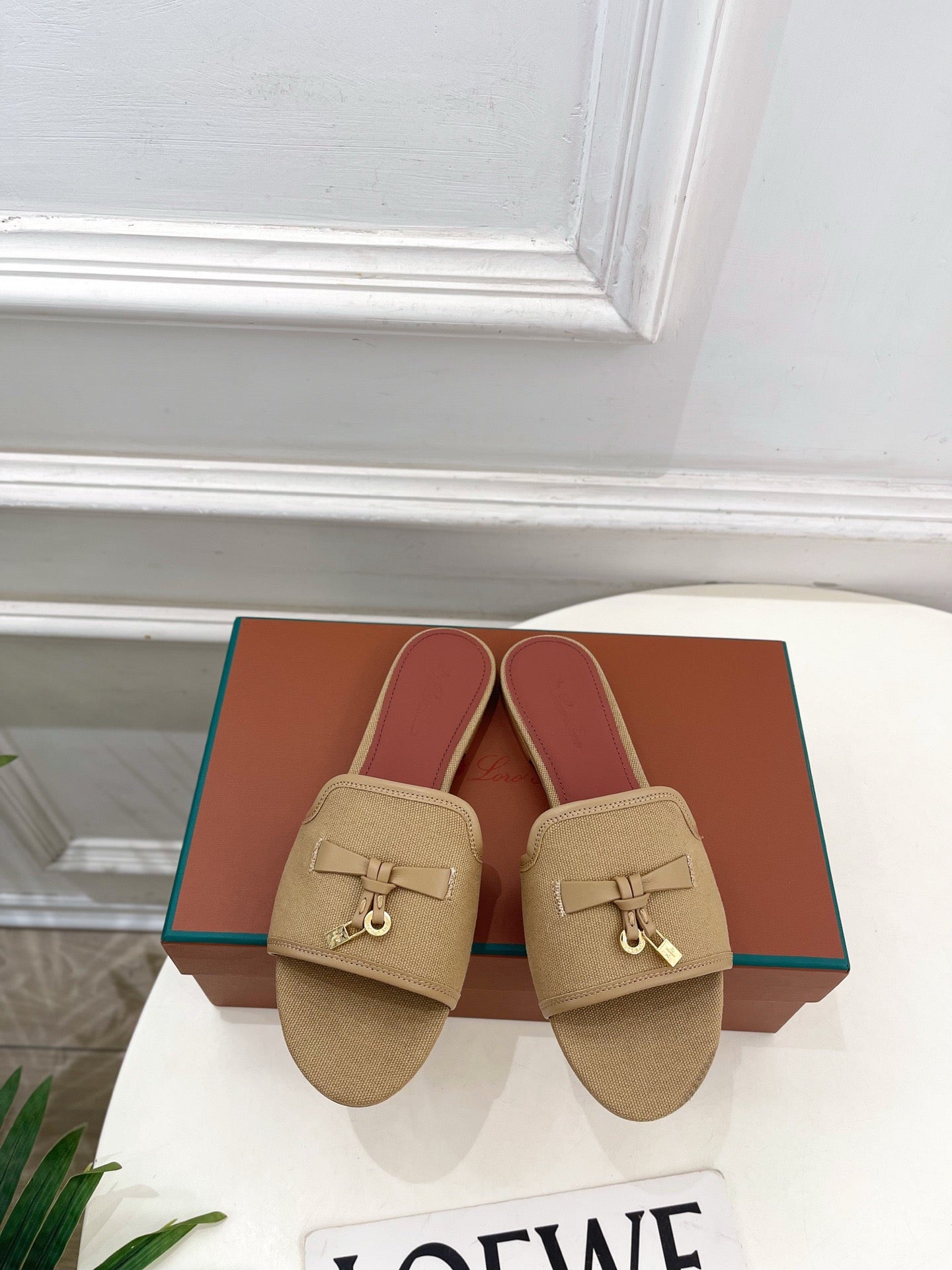LP Sandals