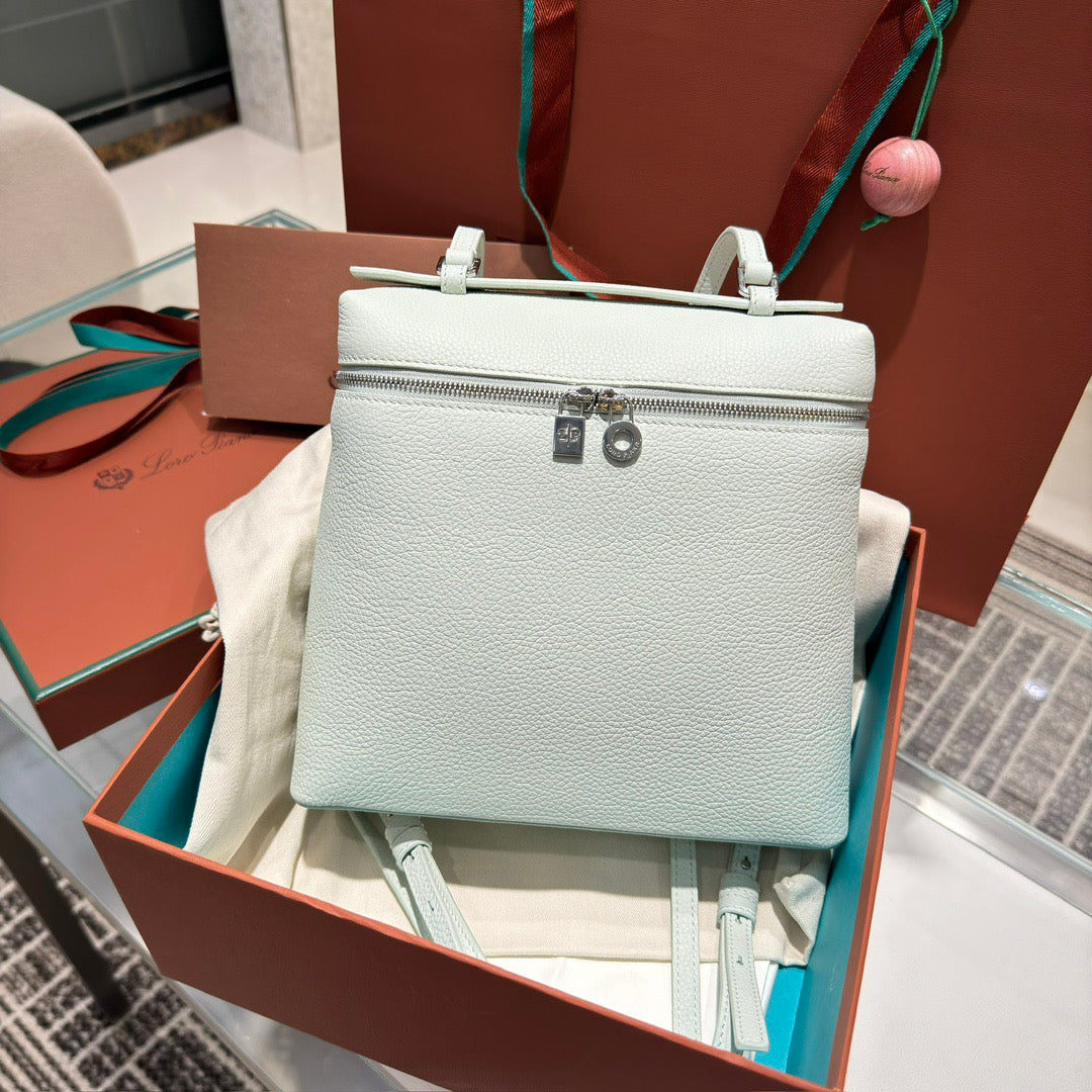 LP Extra Pocket L23.5 Backpack