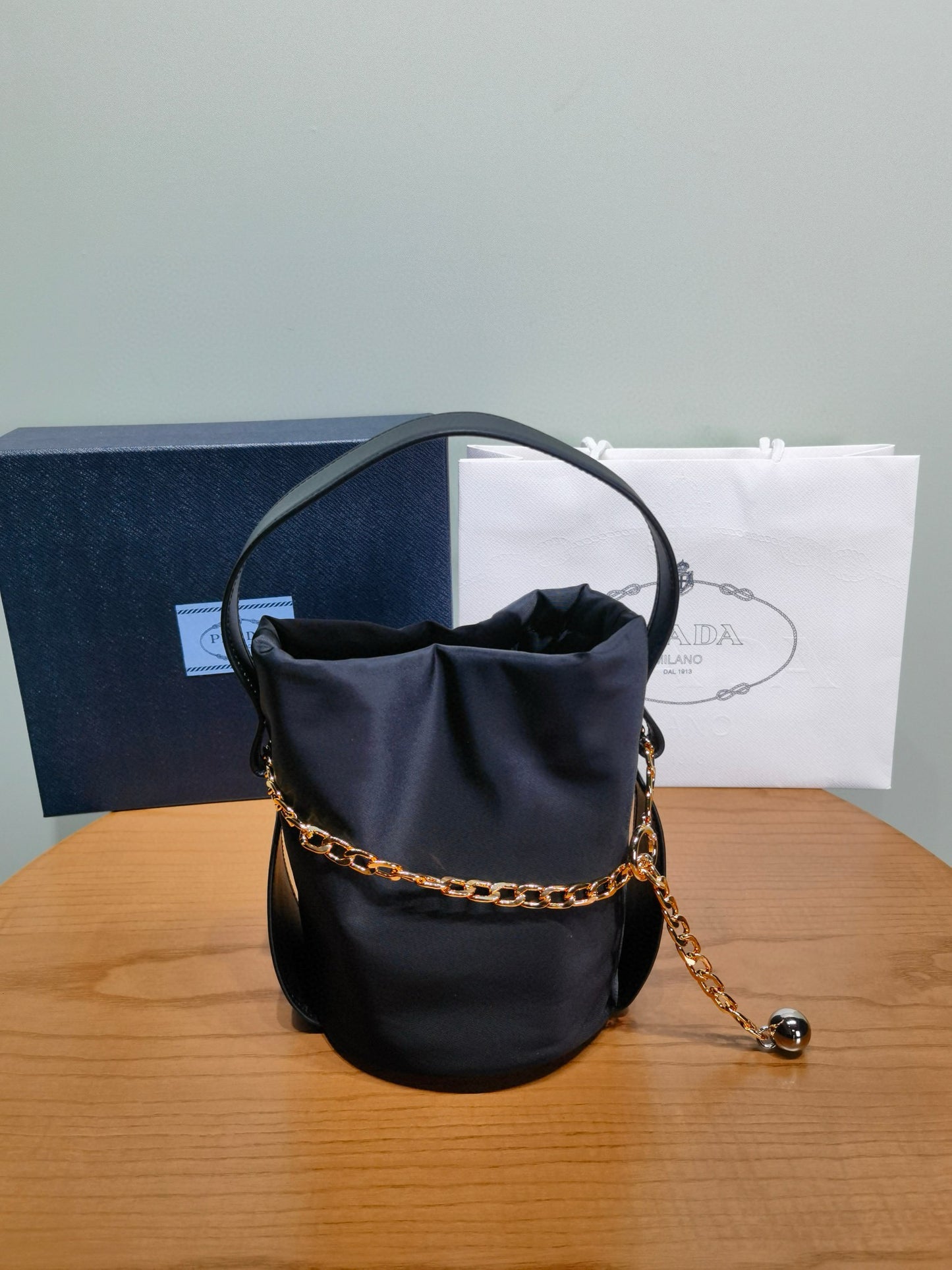 PD Petit Sac Noir Bucket Bag