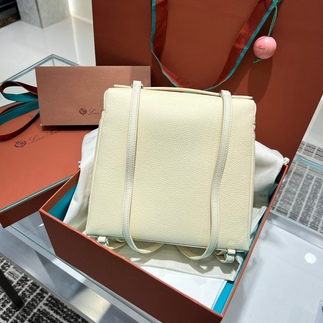 LP Extra Pocket L23.5 Backpack