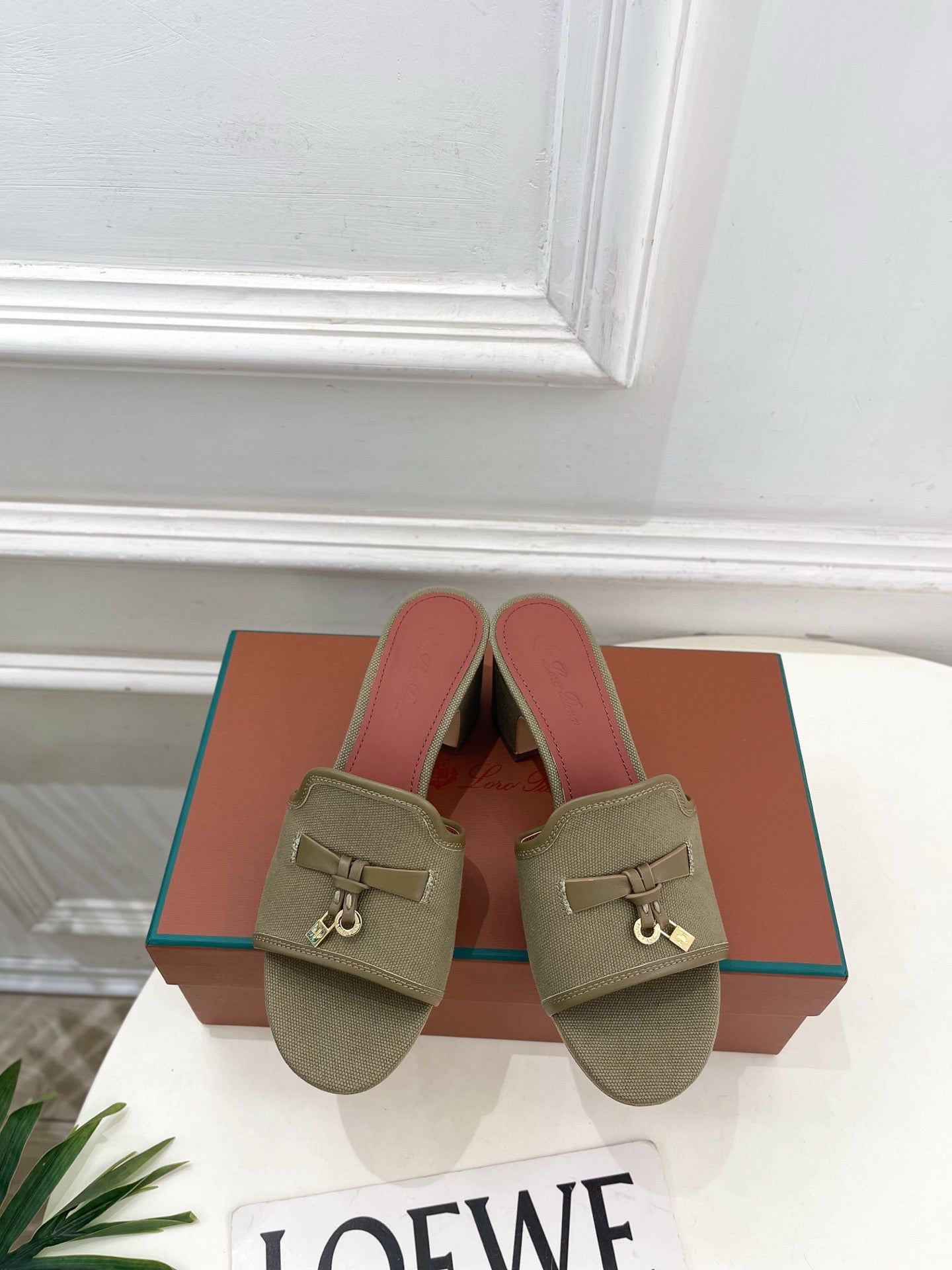 LP Sandals